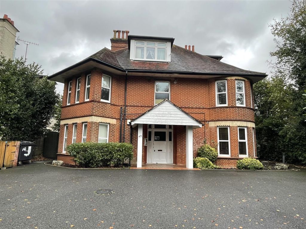 2 bed flat for sale in Portchester Road, Bournemouth BH8, £249,950 Zoopla