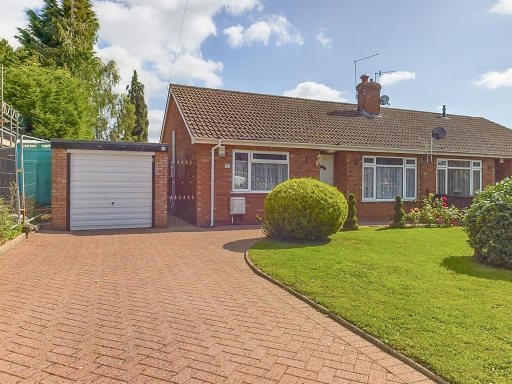 2 bed semidetached bungalow for sale in Churchill Drive, Malvern WR14