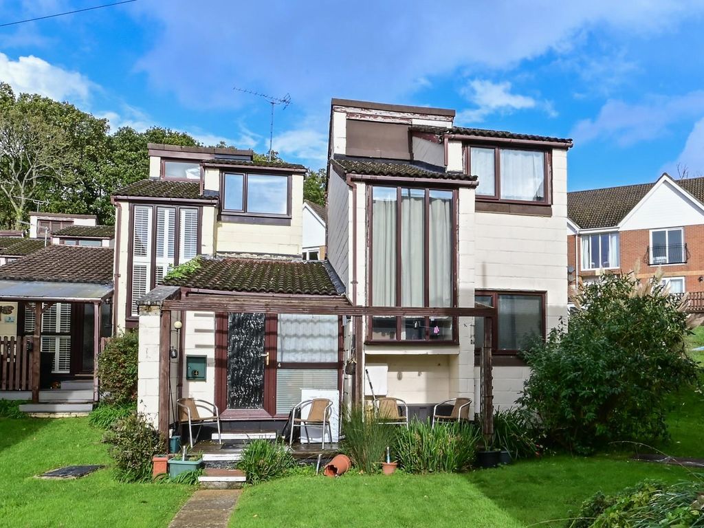 1 bed linkdetached house for sale in Creek Gardens, Wootton Bridge