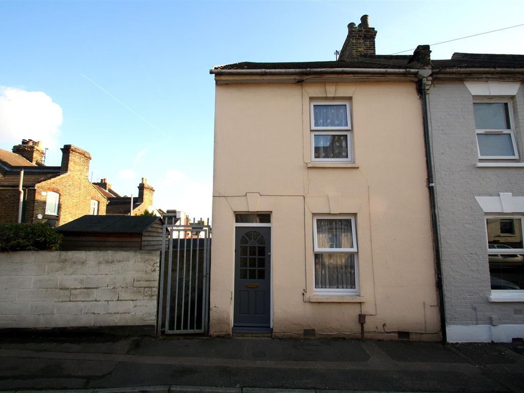 2 bed property for sale in Weston Road, Strood, Rochester ME2 Zoopla