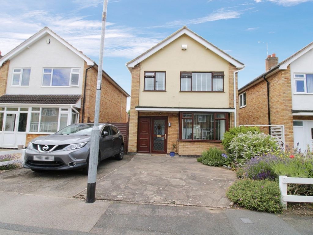 3 bed detached house for sale in Salisbury Close, Blaby, Leicester LE8