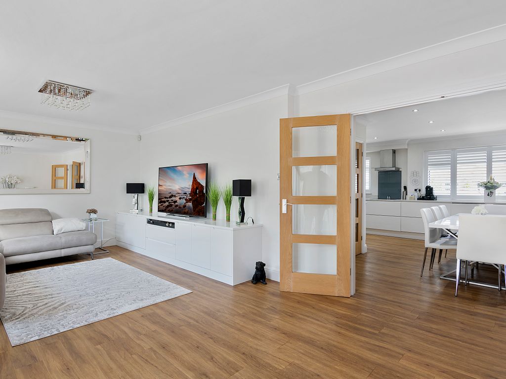 5 bed linkdetached house for sale in All Saints Close, Chigwell, Essex