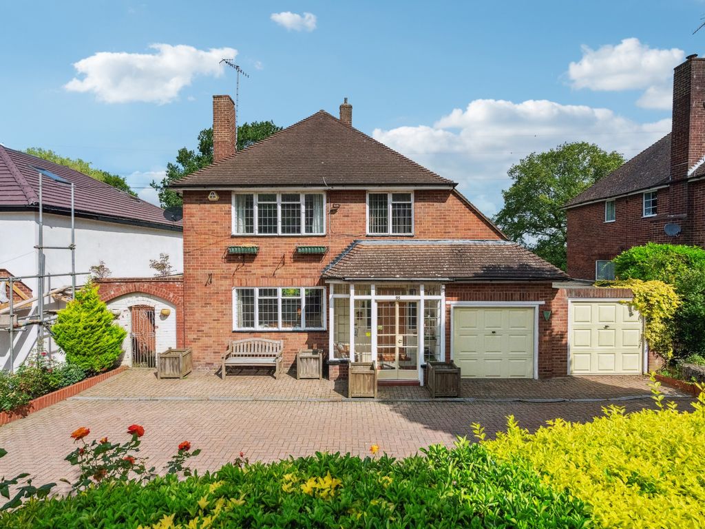 3 bed detached house for sale in Westbury Road, Northwood HA6, £