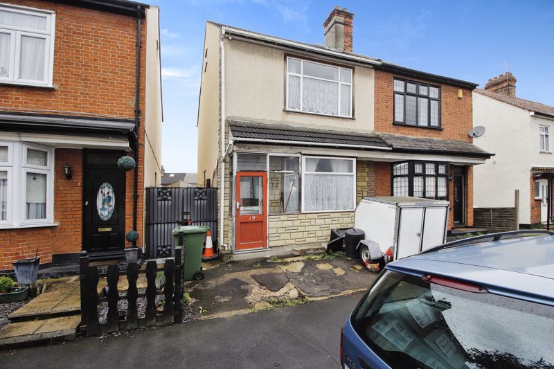 3 bed semidetached house for sale in Norfolk Road, Romford RM7 Zoopla