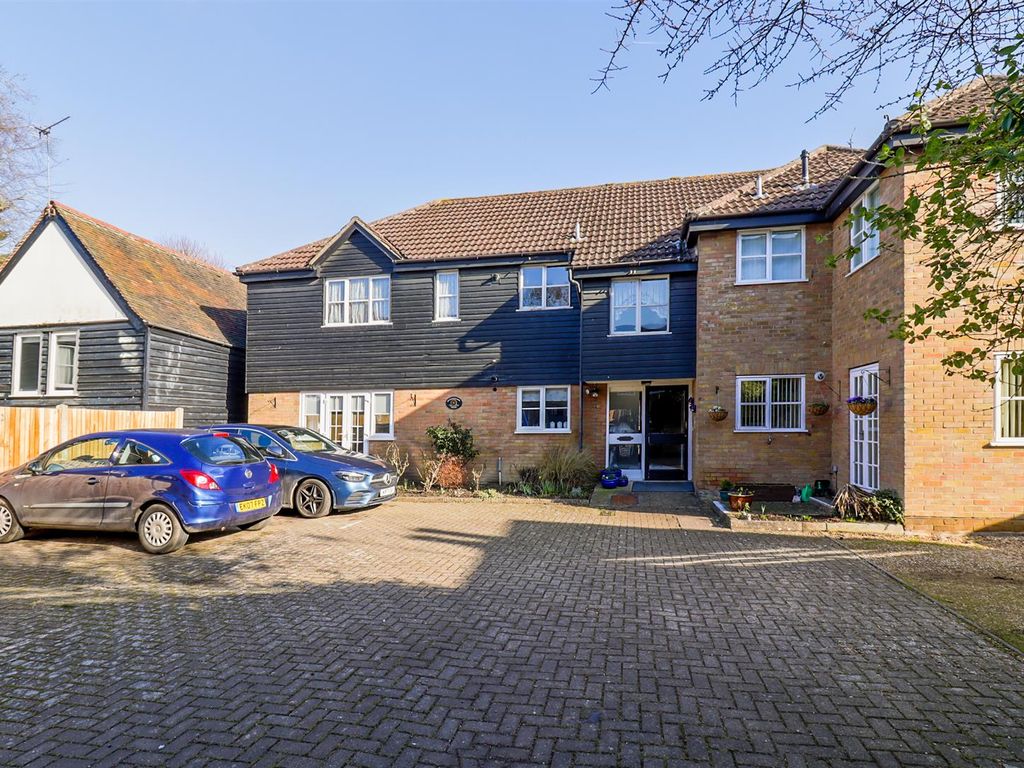 2 bed flat for sale in High Street, Buntingford SG9 Zoopla
