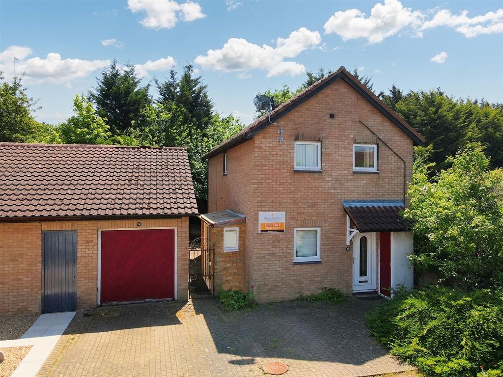 4 bed detached house for sale in Cropwell Emerson Valley