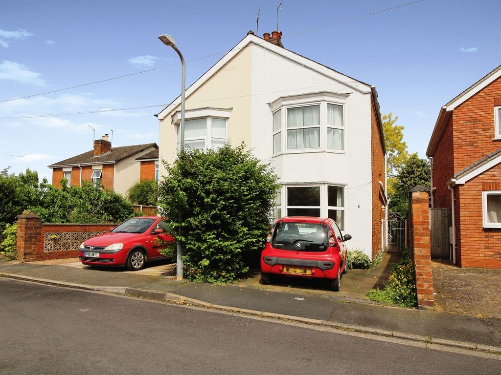 2 bed semidetached house for sale in Knight Street, Worcester WR2, £