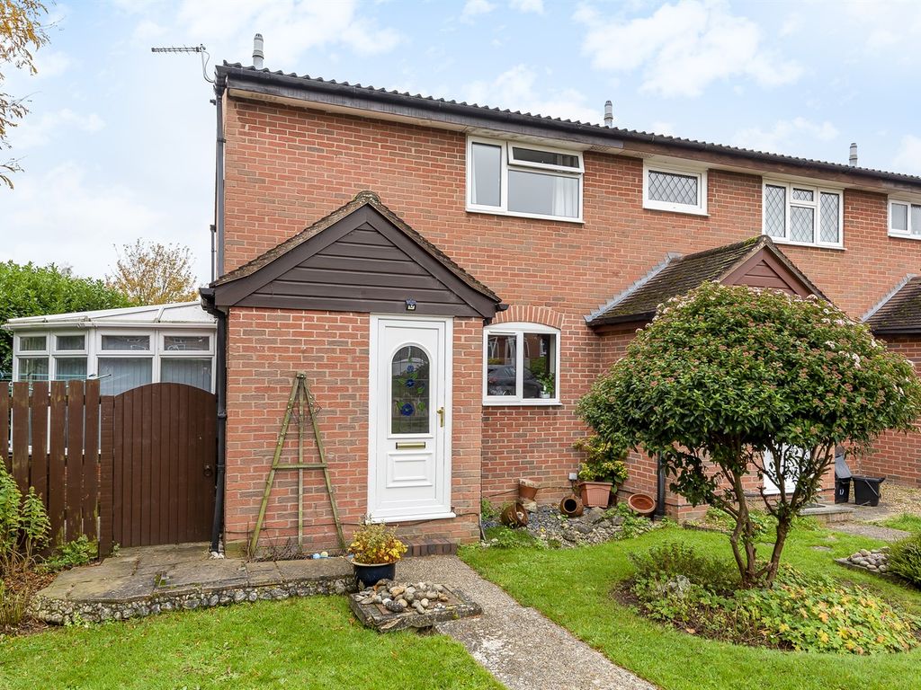 3 bed terraced house to rent in Fleet Close, Woosehill, Wokingham RG41