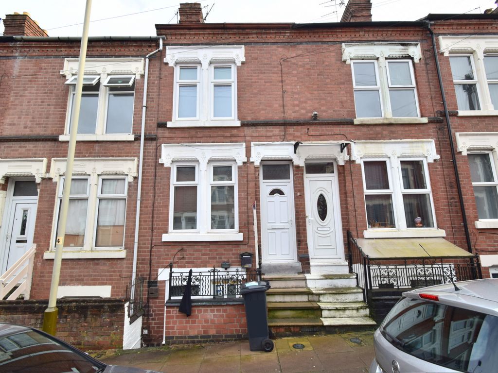 3 bed flat for sale in Halstead Street, Spinney Hill LE5, £280,000 Zoopla