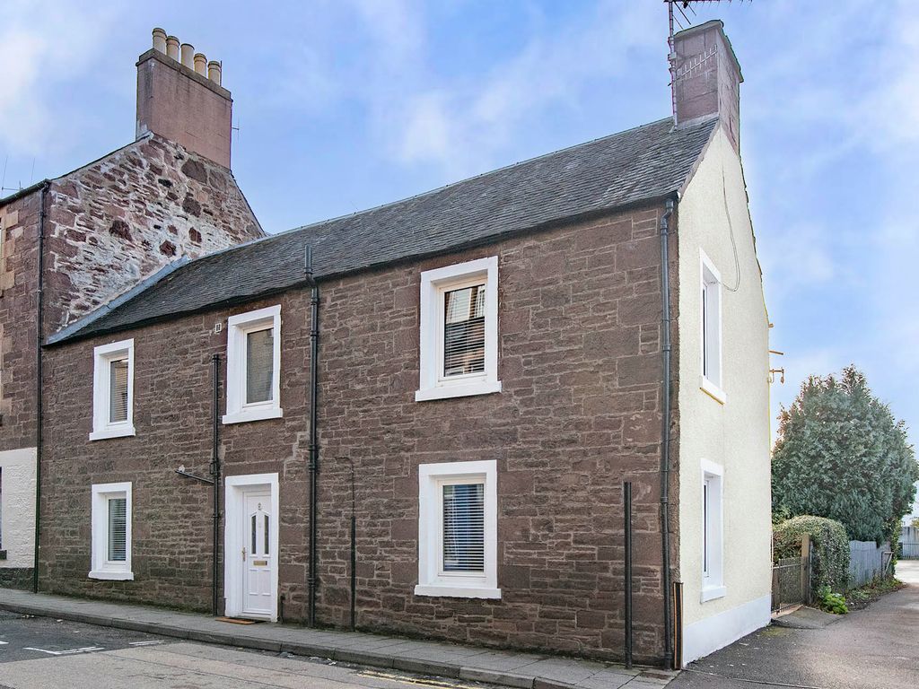 4 bed end terrace house for sale in King Street, Crieff PH7, £250,000