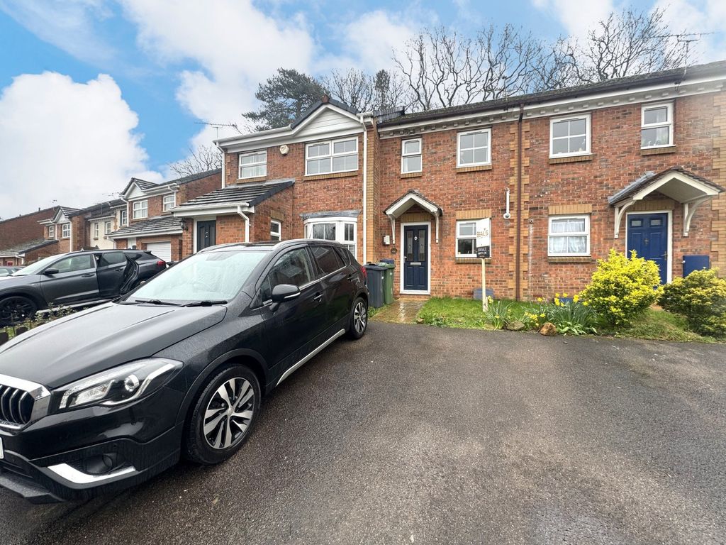 2 bed terraced house for sale in Hatch Mead, West End, Southampton SO30