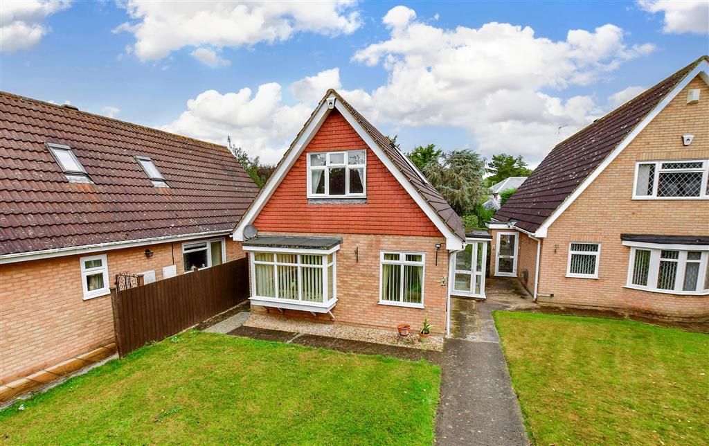 3 bed detached house for sale in South Hall Close, Farningham, Dartford, Kent DA4, £700,000 Zoopla