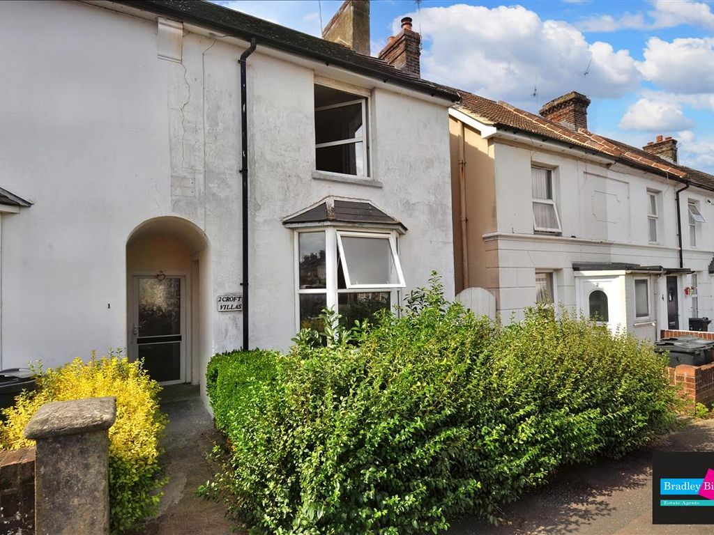 3 bed semidetached house for sale in Croft Villas, Croft Road, Ashford