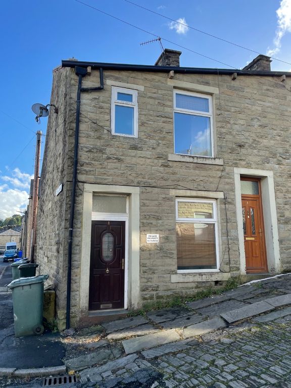 2 bed end terrace house to rent in Albert Terrace, Bacup, Rossendale