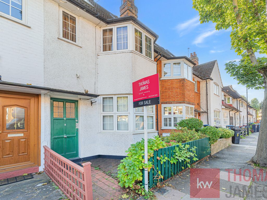 4 bed terraced house for sale in Queens Avenue, Winchmore Hill, London