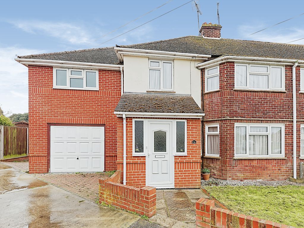 4 bed semidetached house for sale in Millfield Road, Faversham ME13