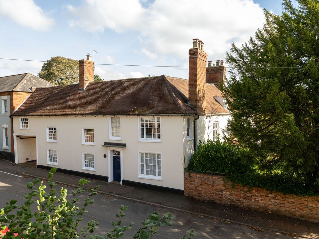 6 bed linkdetached house for sale in Church Street, Aspley Guise MK17