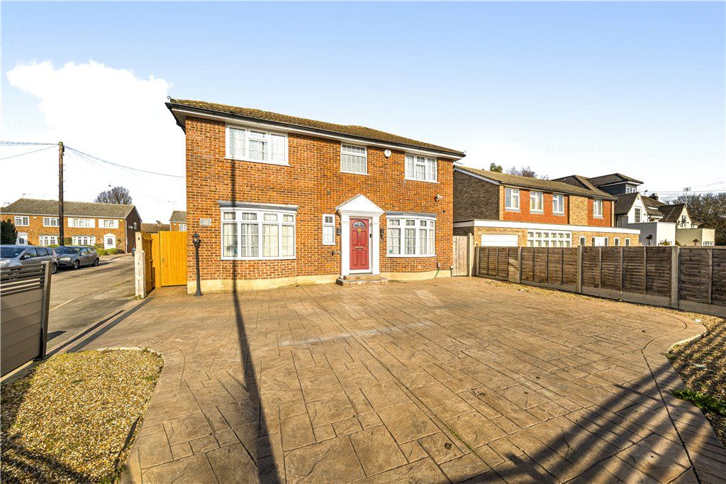 4 bed detached house for sale in Esher Road, Hersham, WaltonOnThames