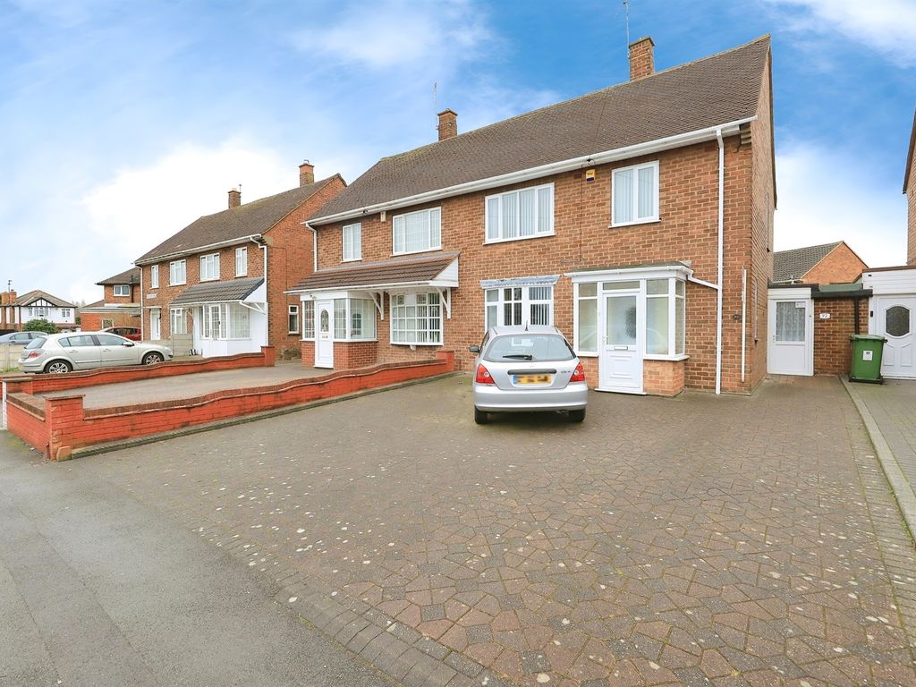 3 bed semidetached house for sale in Brooklands Parade, Eastfield