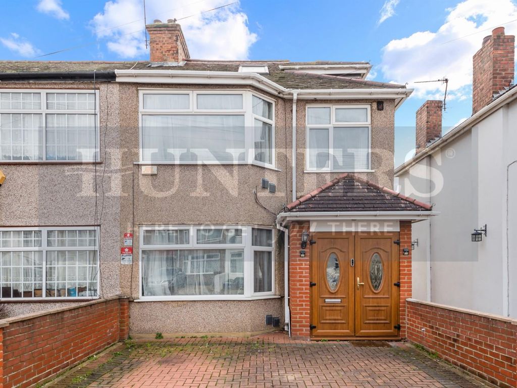 4 bed semidetached house for sale in Clifford Road, Hounslow TW4, £