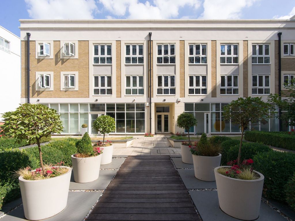 2 bed flat for sale in Castle Court, London SW15 Zoopla