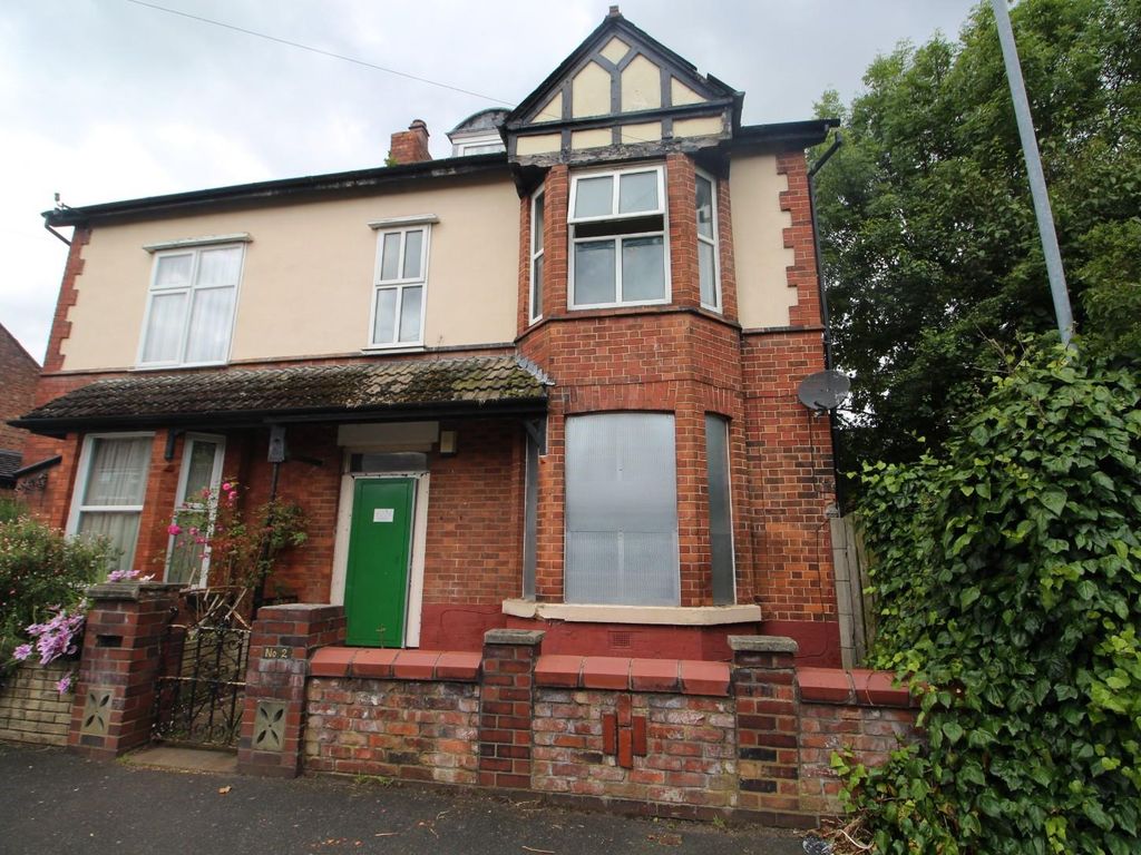 6 bed semidetached house for sale in Queenhill Road, Northenden