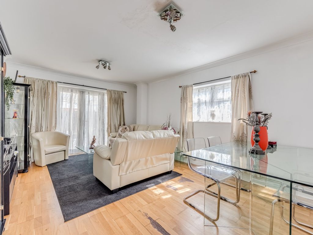 3 bed end terrace house for sale in Haslemere Avenue, Mitcham CR4, £