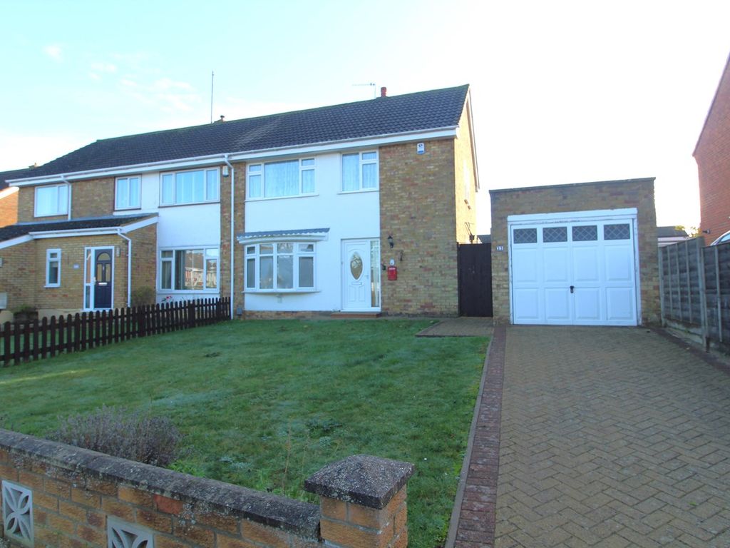 3 bed semidetached house for sale in Swinburne Avenue, Hitchin SG5