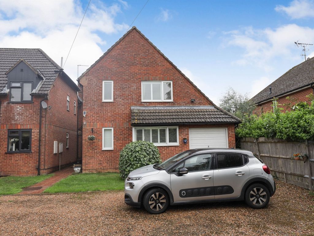 4 bed detached house for sale in Chartridge Lane, Chesham HP5, £700,000