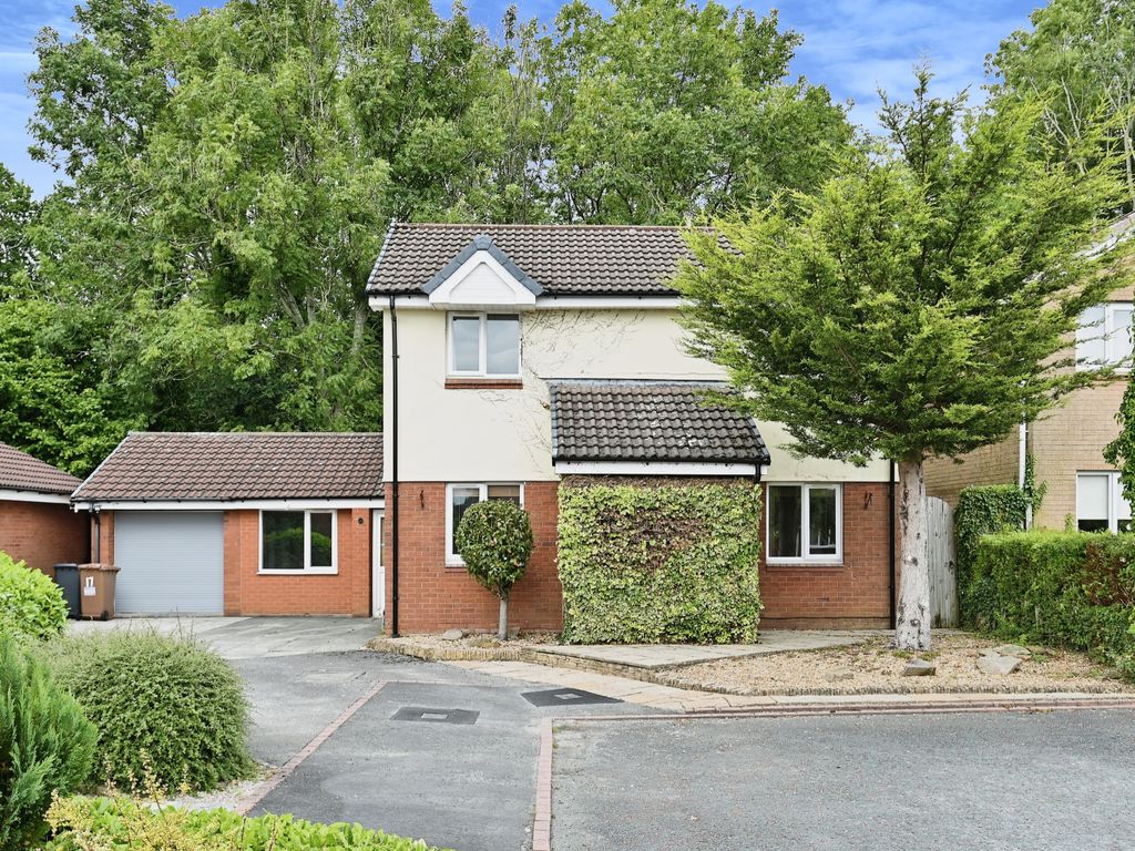 4 bed detached house for sale in Freshfields, Lea, Preston, Lancashire