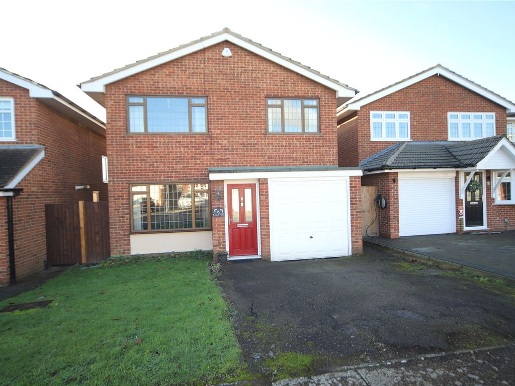 4 bed detached house for sale in Willow Hill, StanfordLeHope, Essex