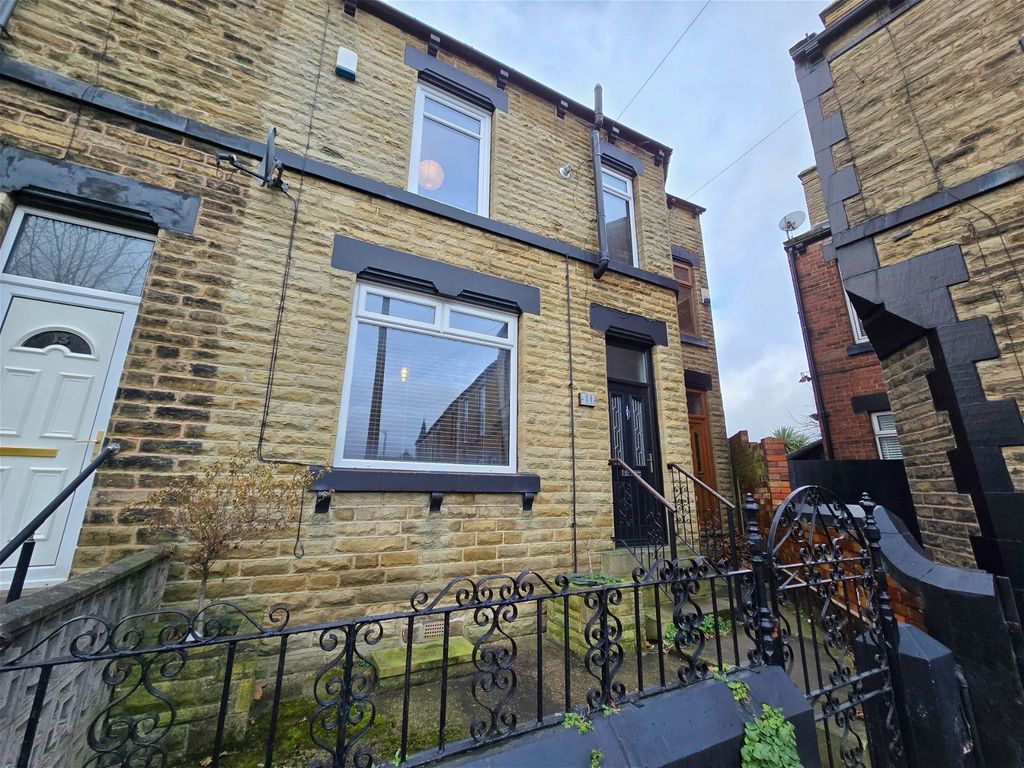 3 bed terraced house for sale in Park Grove, Barnsley S70, £200,000 Zoopla
