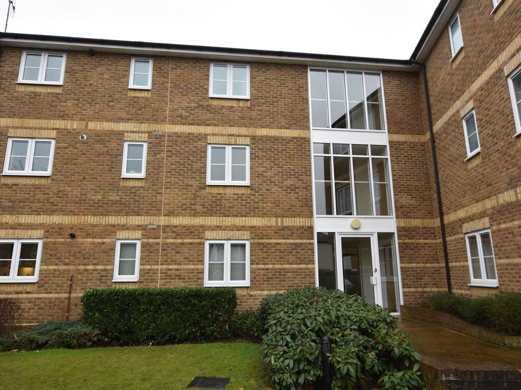 2 bed flat to rent in South Street, Stortford CM23 Zoopla