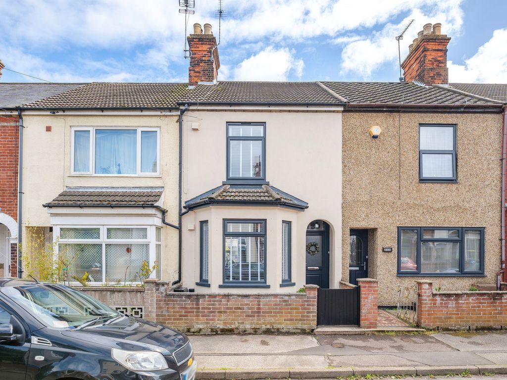 3 bed terraced house for sale in Worthing Road, Lowestoft NR32, £
