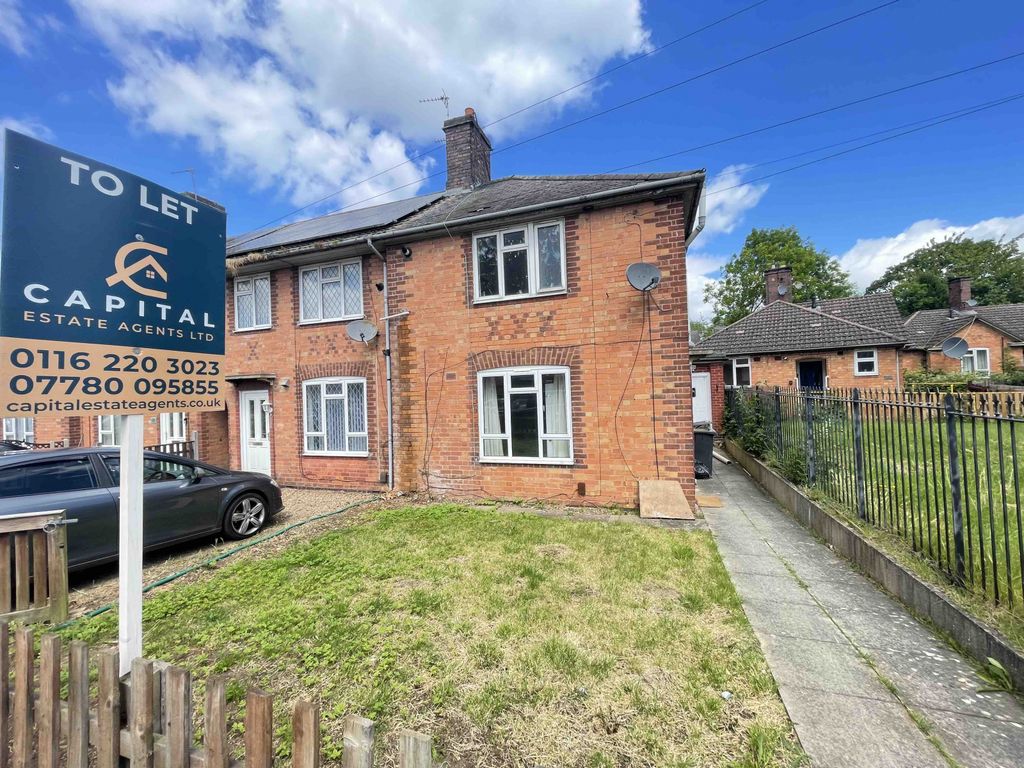 3 bed end terrace house to rent in Road, Leicester LE5, £1,150