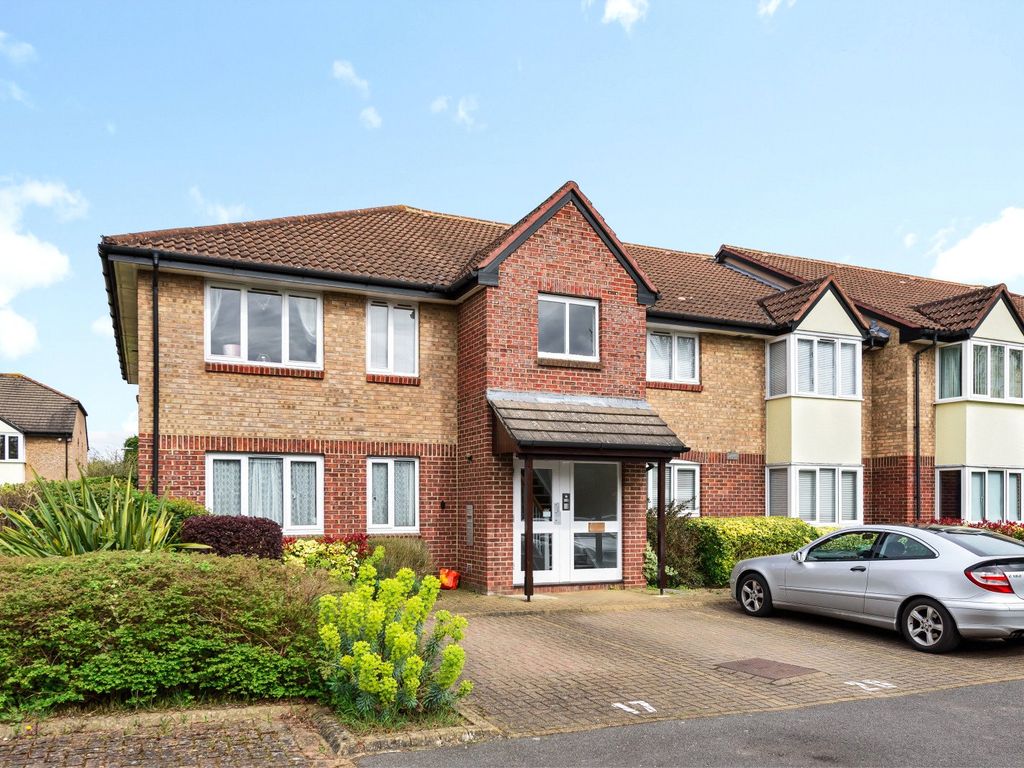 2 bed flat for sale in Shepperton Court Drive, Shepperton, Surrey TW17 Zoopla