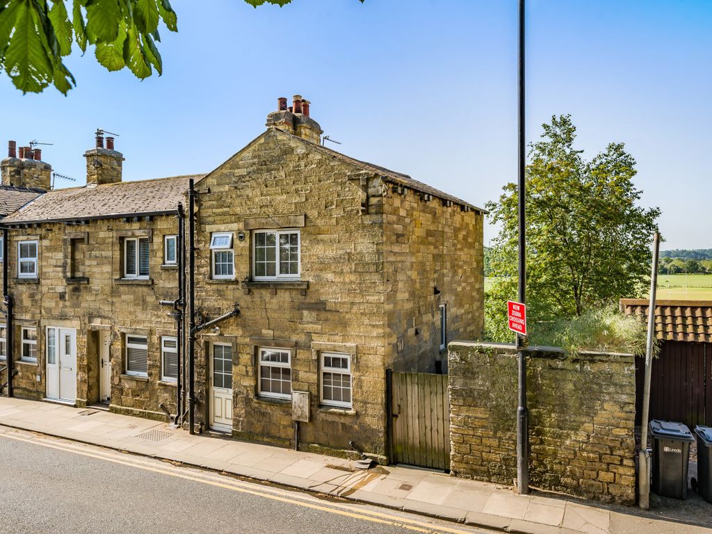 2 bed detached house for sale in Westgate, Wetherby, West Yorkshire, UK