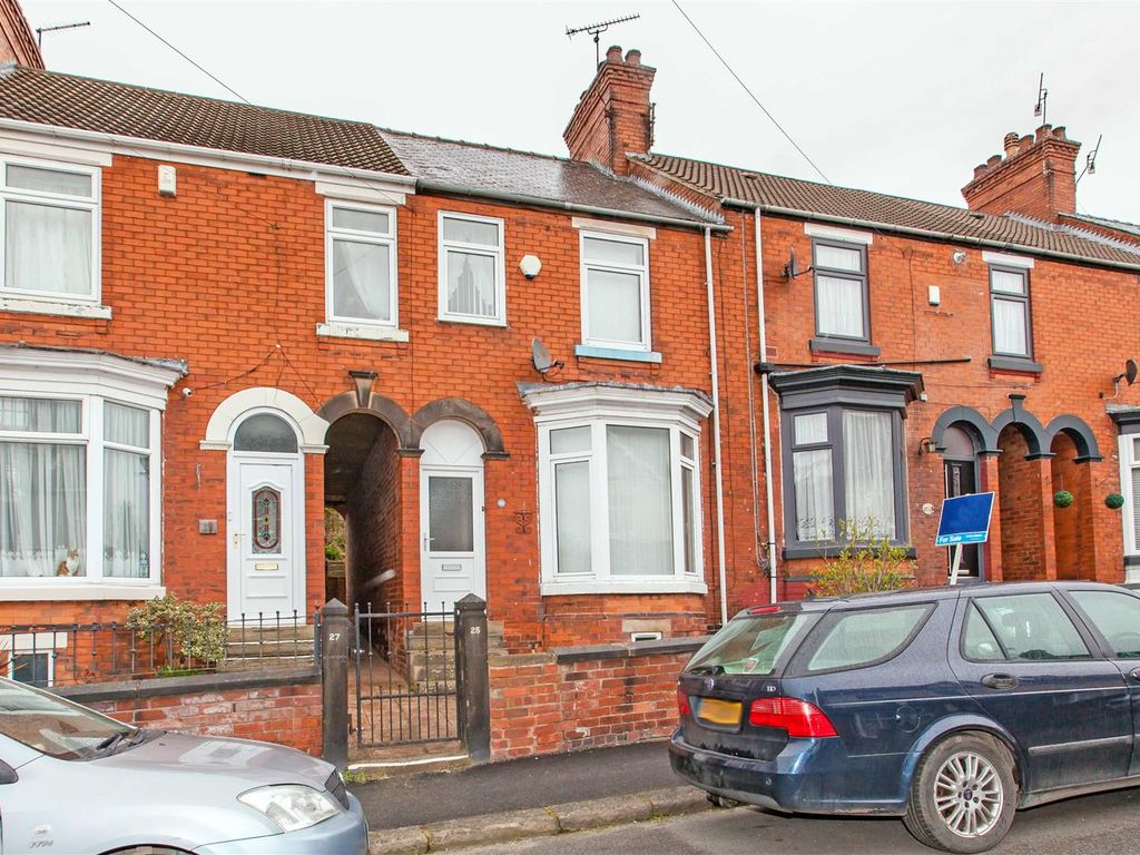 4 bed semidetached house for sale in Spring Bank Road, Chesterfield