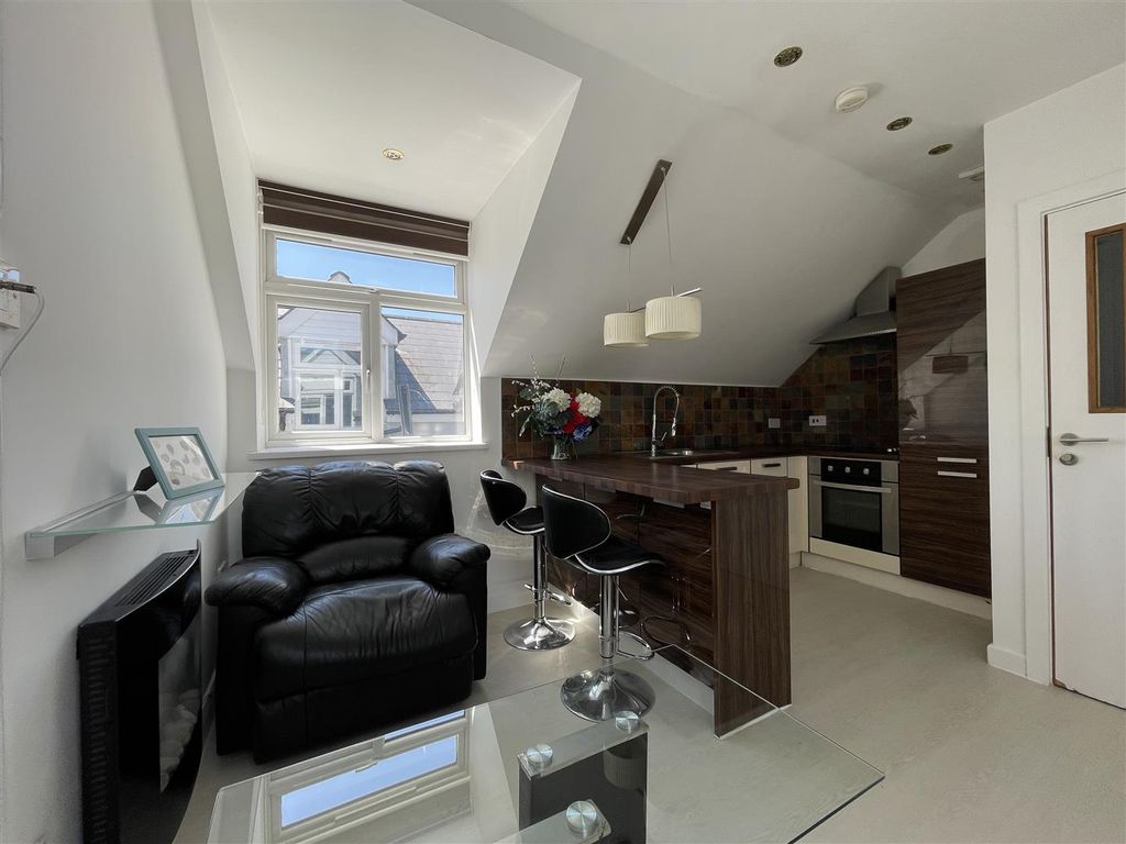 1 bed flat to rent in The Parade, Roath, Cardiff CF24 Zoopla