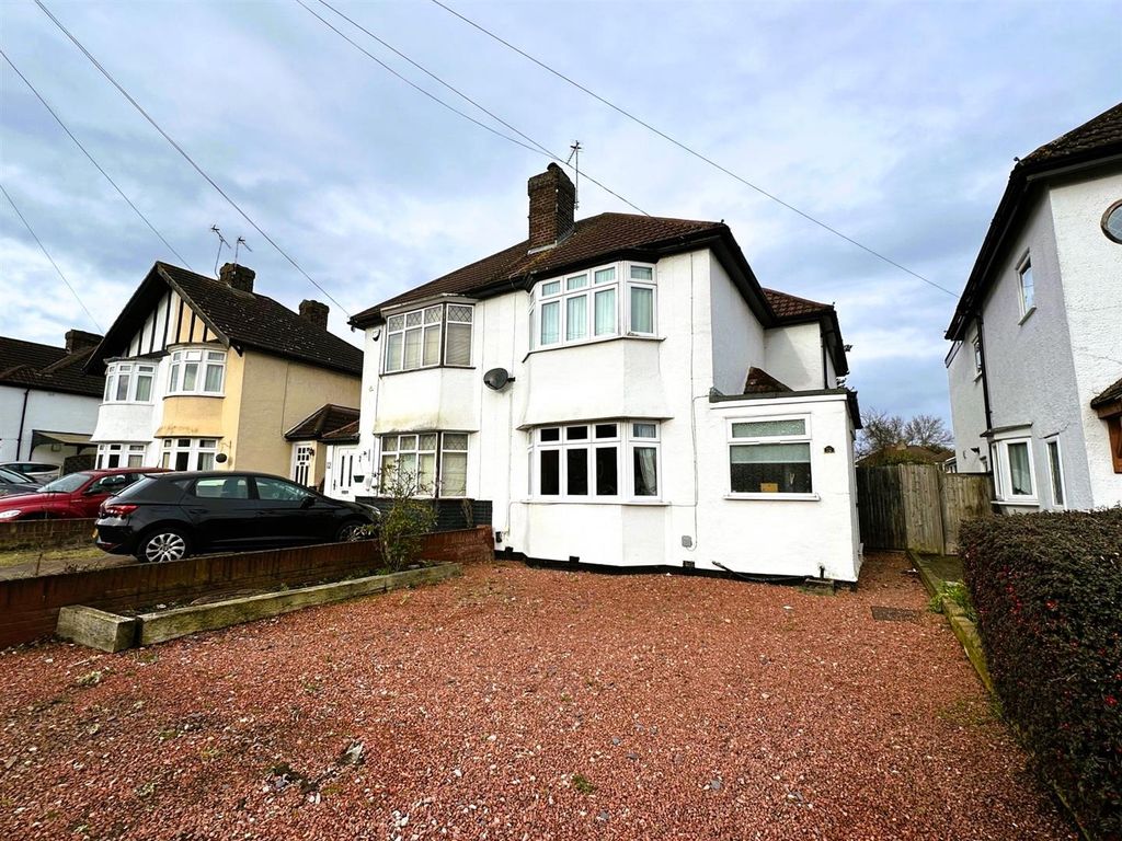 3 bed semidetached house to rent in Woodhurst Avenue, Petts Wood