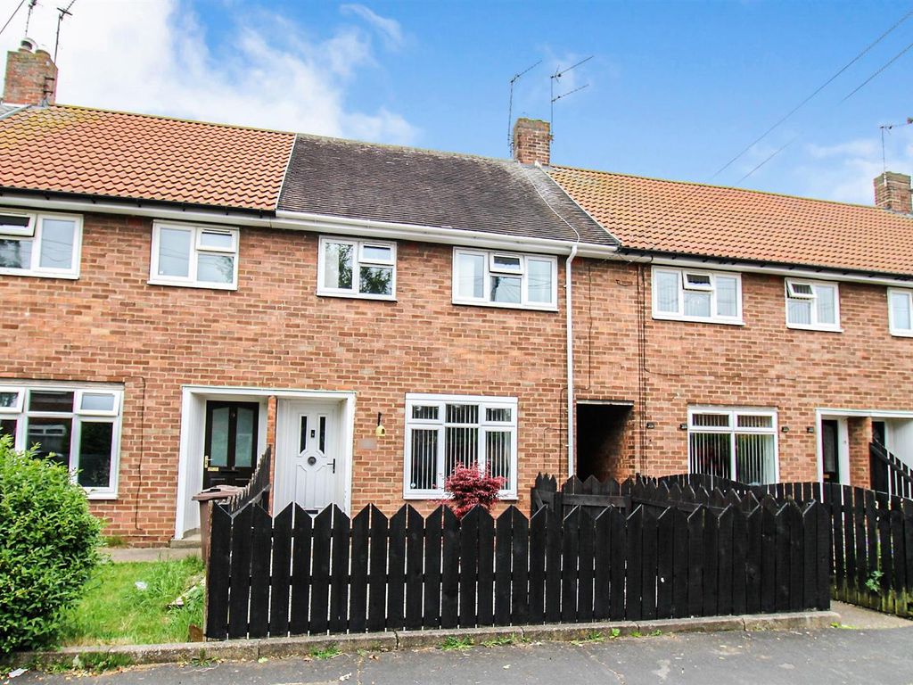 3 bed property for sale in Deben Grove, Hull HU8 Zoopla