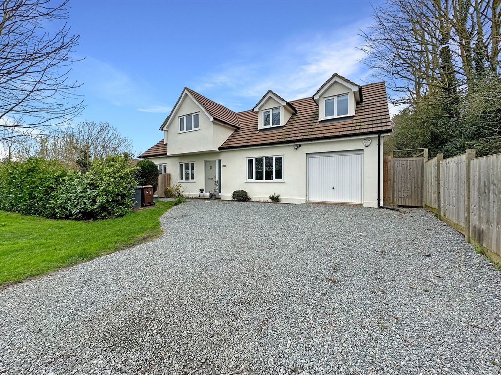 4 bed detached house for sale in Brook Hill, Little Waltham, Chelmsford CM3, £800,000 Zoopla