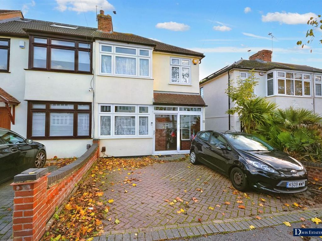 3 bed semidetached house for sale in Primrose Glen, Ardleigh Green