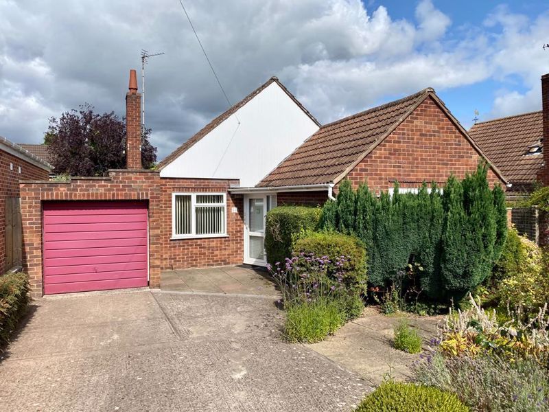 2 bed detached bungalow for sale in Winchester Avenue, Hereford HR1, £