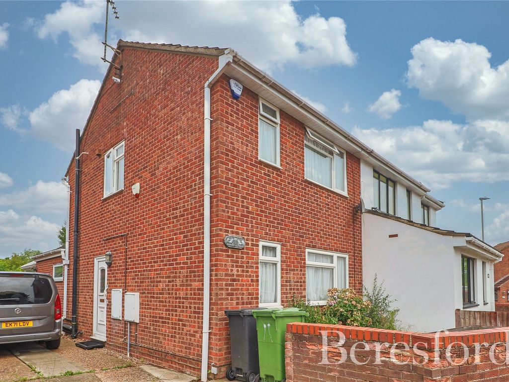 3 bed semidetached house for sale in Honeysuckle Way, Witham CM8 Zoopla
