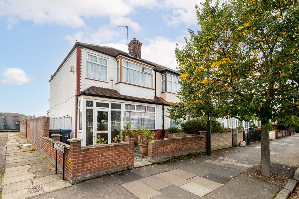 4 bed end terrace house for sale in Streatham Road, Mitcham CR4 Zoopla