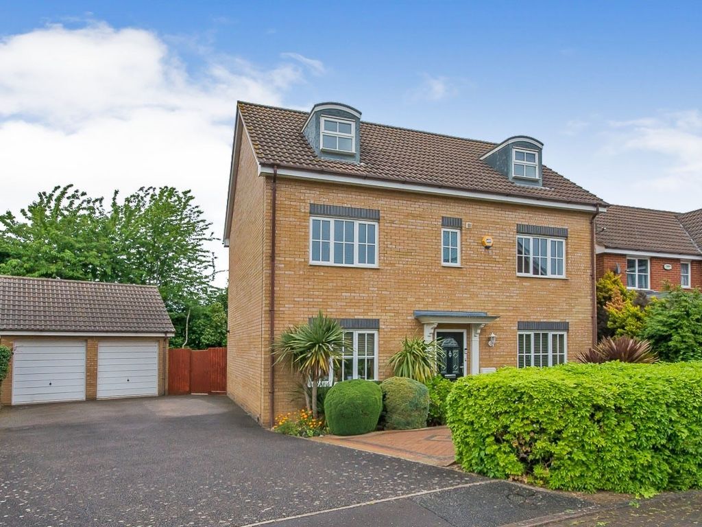 6 bed detached house for sale in Faraday Close, Yaxley, Peterborough