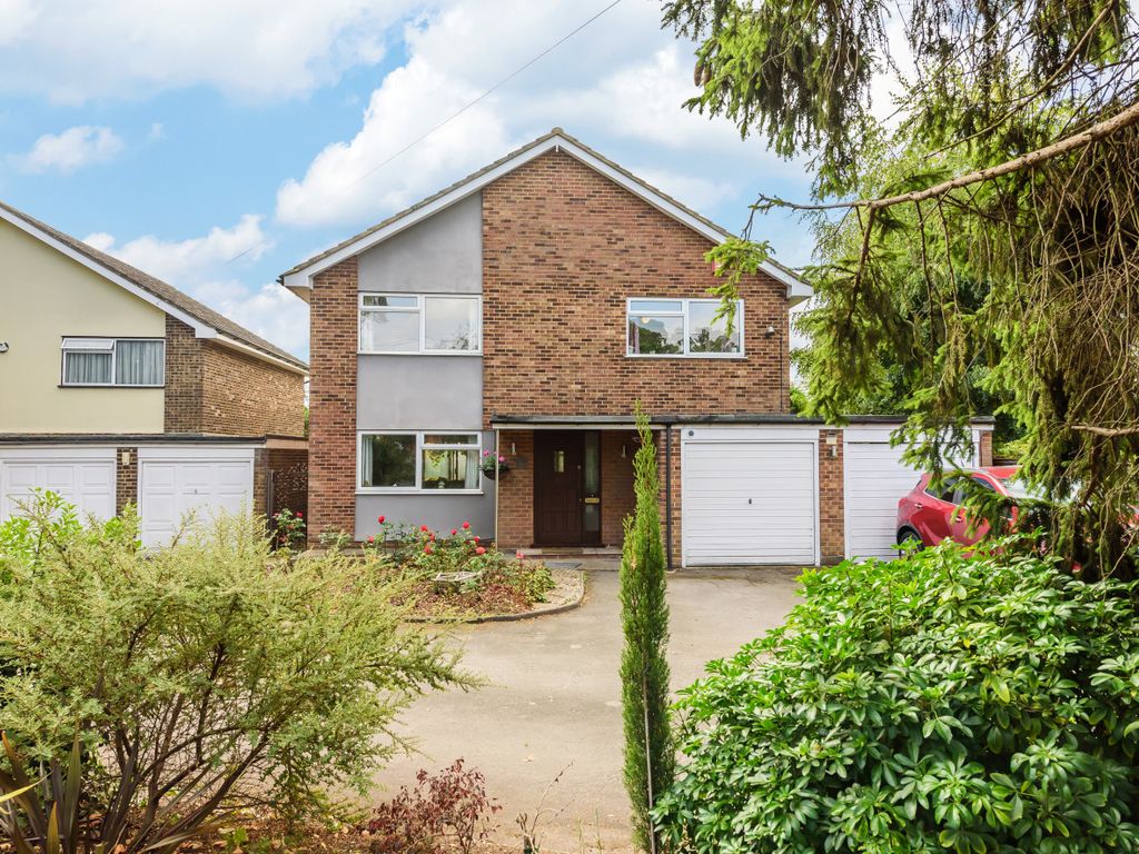 4 bed detached house for sale in Slough Road, Iver Heath