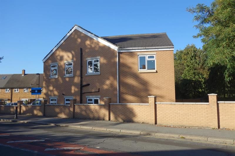 3 bed property to rent in Lavender Hill, Enfield EN2, £1,675 pcm Zoopla