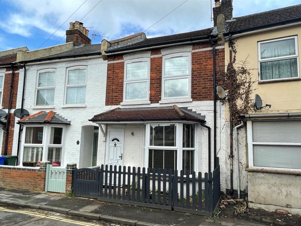 2 bed terraced house for sale in Beechnut Road, Aldershot, Hampshire
